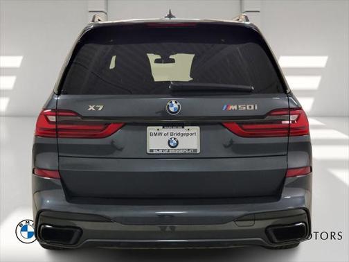 2022 BMW X7 M50i
