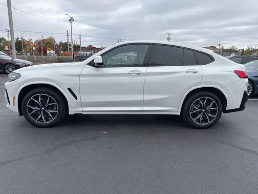 2023 BMW X4 xDrive30i