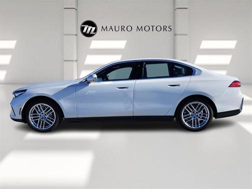 2024 BMW 530 i xDrive