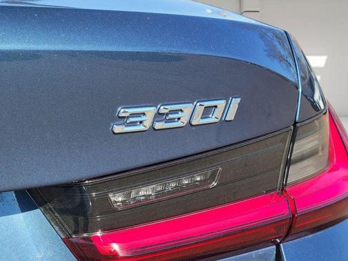 2025 BMW 330 i xDrive