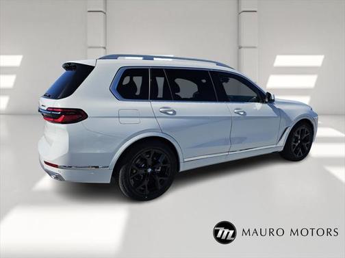 2025 BMW X7 xDrive40i