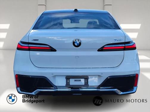 2025 BMW 740 i xDrive