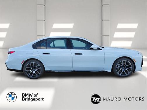 2025 BMW 740 i xDrive