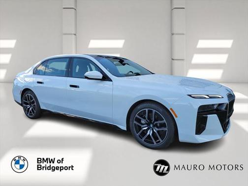 2025 BMW 740 i xDrive