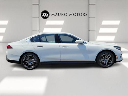 2025 BMW i5 xDrive40