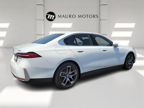 2025 BMW i5 xDrive40