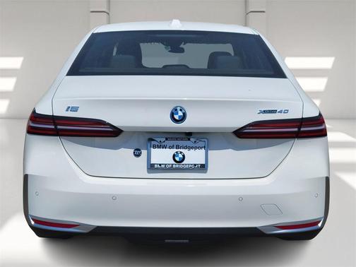 2025 BMW i5 xDrive40