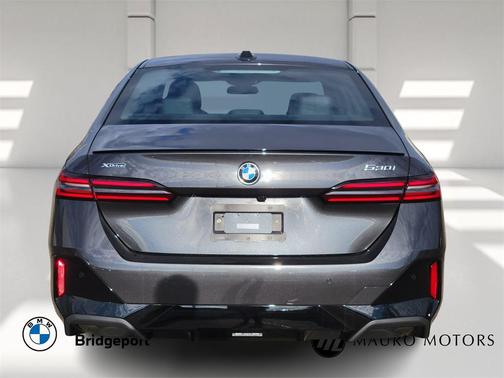2025 BMW 530 i xDrive