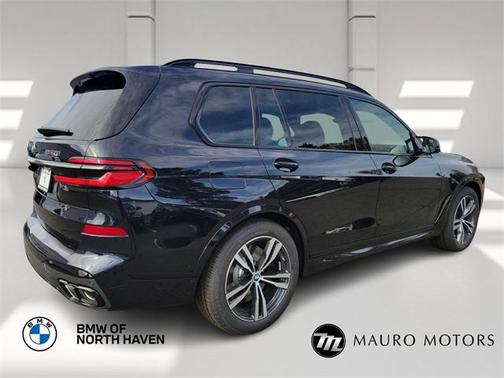 2025 BMW X7 M60i