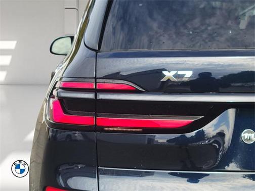 2025 BMW X7 M60i