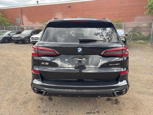 Black 2023 BMW X5 xDrive40i