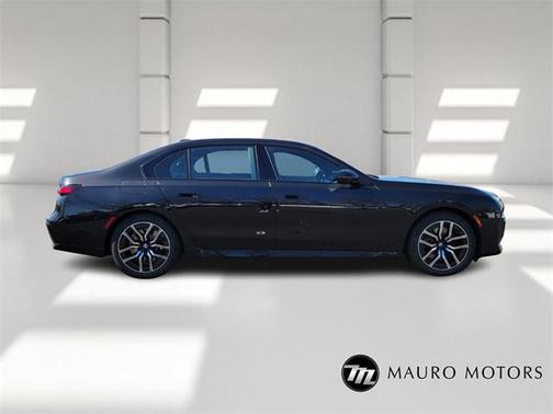 2025 BMW 740 i xDrive