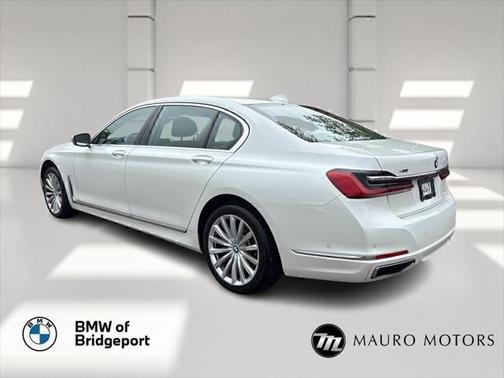2022 BMW 740 i xDrive
