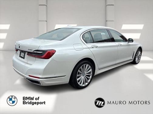 2022 BMW 740 i xDrive