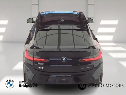 2023 BMW X4 xDrive30i