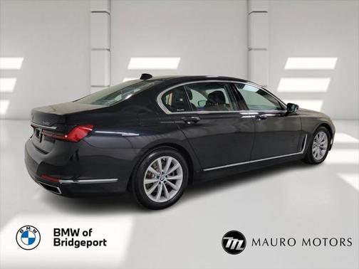 2022 BMW 740 i xDrive