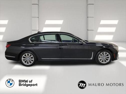 2022 BMW 740 i xDrive