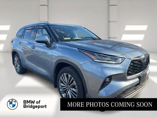 2021 Toyota Highlander Hybrid Platinum