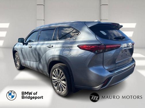 2021 Toyota Highlander Hybrid Platinum