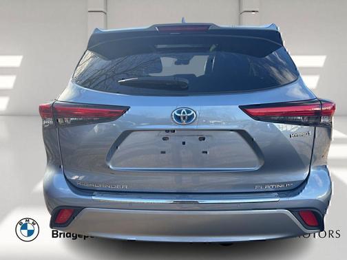 2021 Toyota Highlander Hybrid Platinum