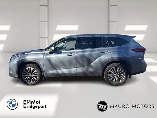 2021 Toyota Highlander Hybrid Platinum