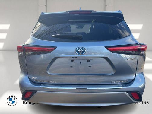 2021 Toyota Highlander Hybrid Platinum