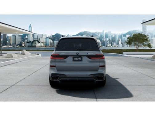 2025 BMW X7 M60i