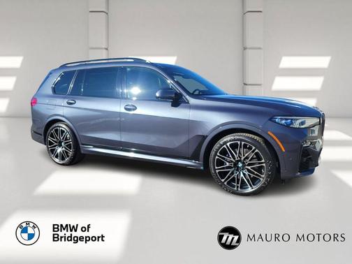 2022 BMW X7 M50i