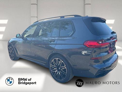 2022 BMW X7 M50i