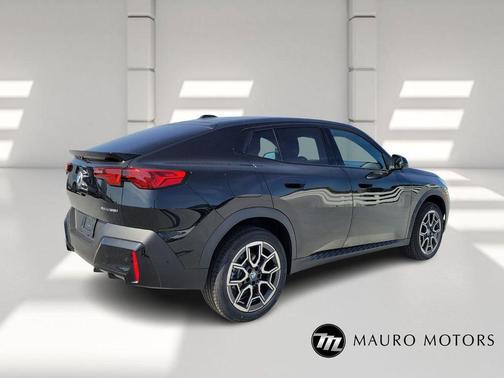 2025 BMW X2 xDrive28i