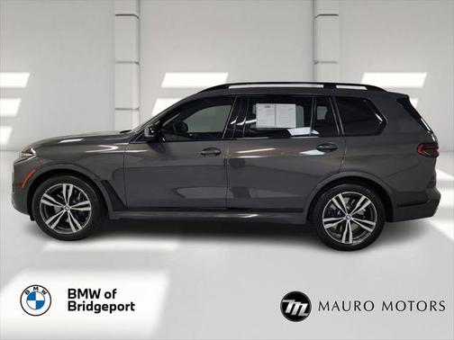 2025 BMW X7 M60i