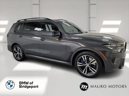 2025 BMW X7 M60i