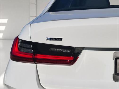 2025 BMW 330 i xDrive