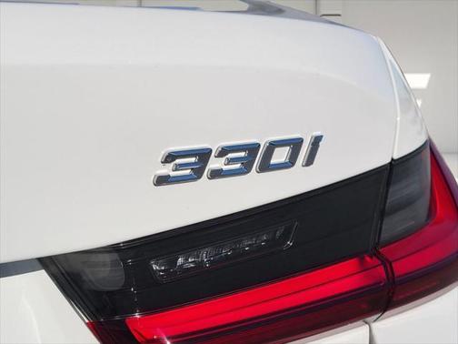 2025 BMW 330 i xDrive