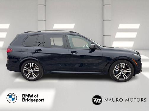 2025 BMW X7 M60i