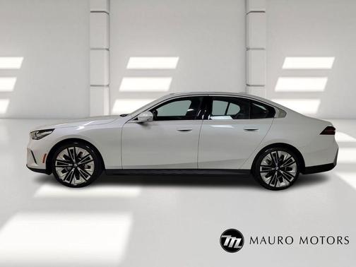 2025 BMW 530 i xDrive