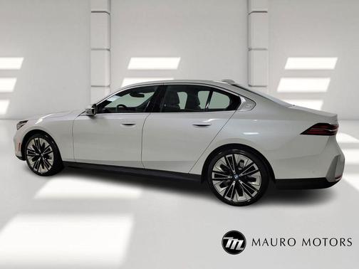 2025 BMW 530 i xDrive