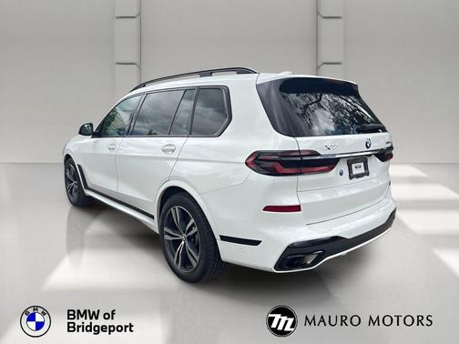 White 2024 BMW X7 xDrive40i