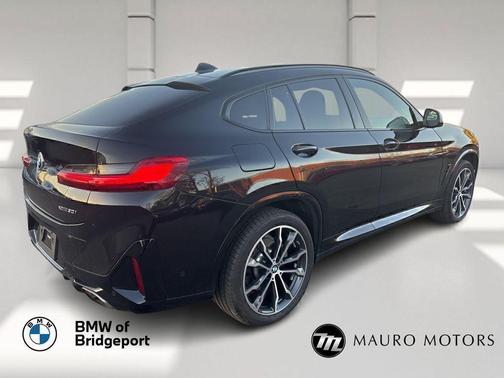 2023 BMW X4 xDrive30i