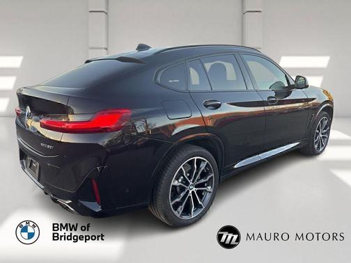 2023 BMW X4 xDrive30i
