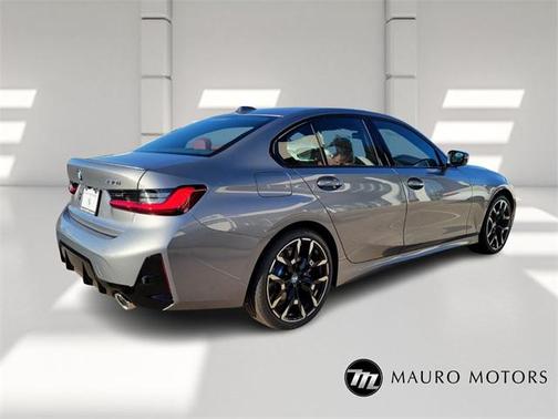 2025 BMW 330 i xDrive