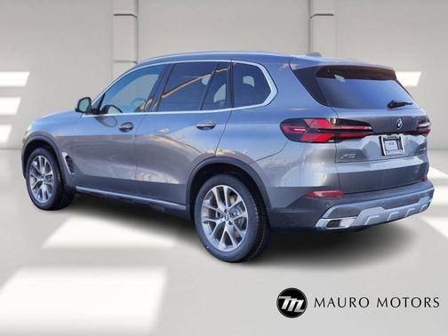Gray 2026 BMW X5 xDrive40i