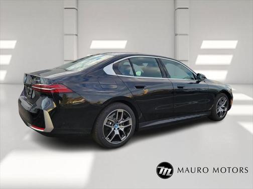 2025 BMW i5 xDrive40