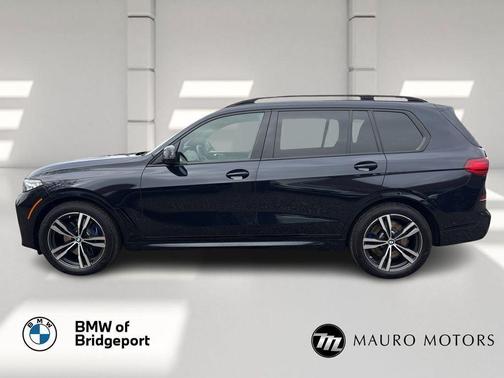 2022 BMW X7 M50i
