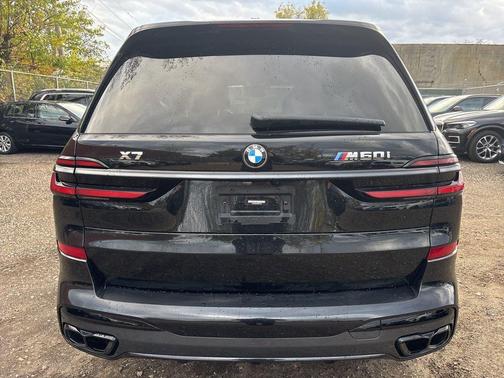 2024 BMW X7 M60i