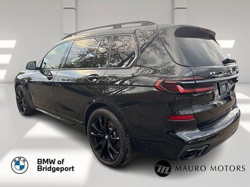 2024 BMW X7 M60i
