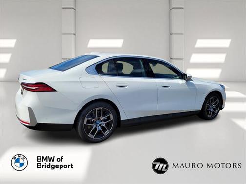 2025 BMW i5 xDrive40