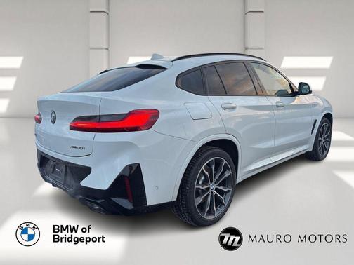 2023 BMW X4 xDrive30i