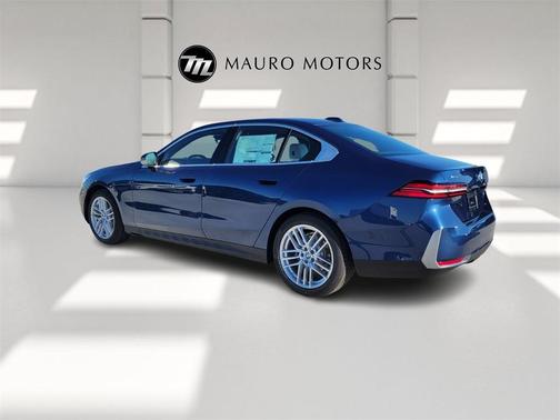 2024 BMW 530 i xDrive