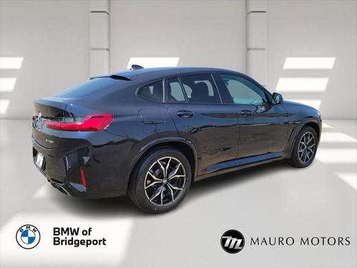 2022 BMW X4 xDrive30i